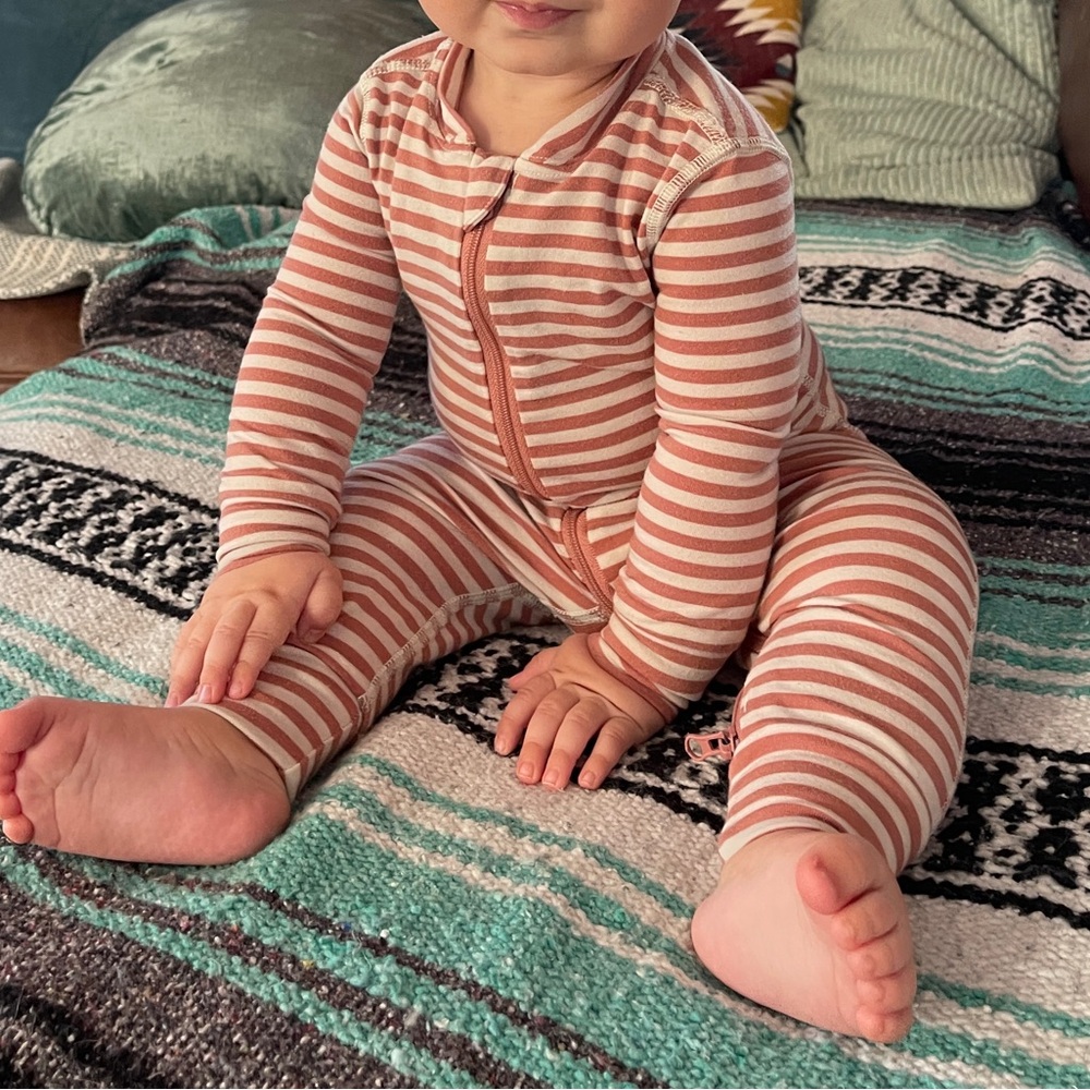 Hanna Andersson Red and White Striped Kids Full Zipper Footie Onesie 3-6mo